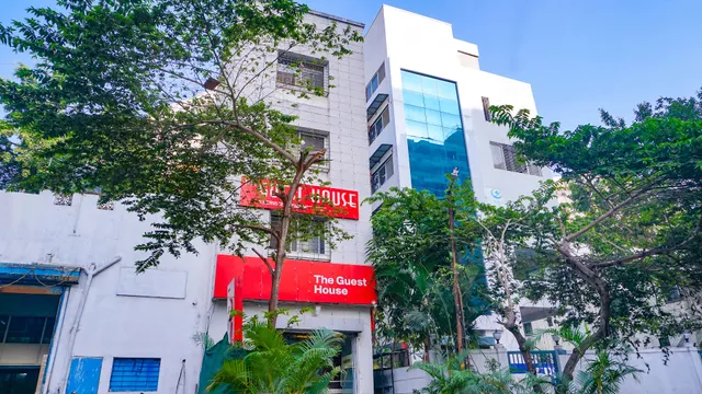 FabHotel The Guest House