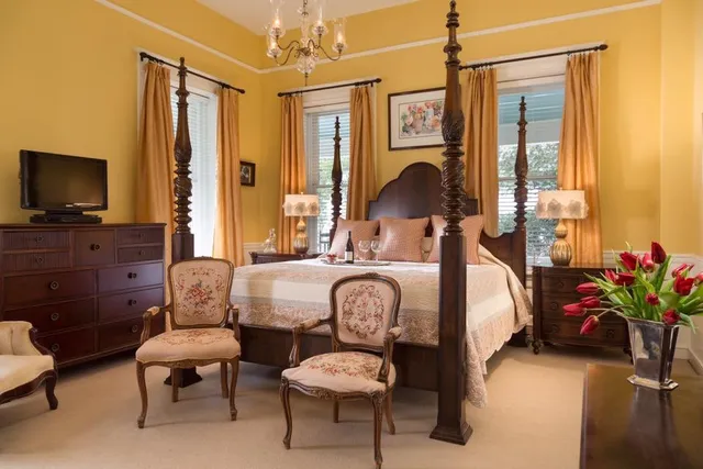 Inner Banks Inn, Restaurant & Event Venue