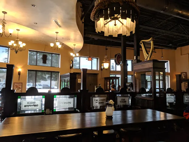 Fionn MacCool's Irish Pub & Restaurant