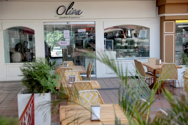Oliva Panadería & Pastelería