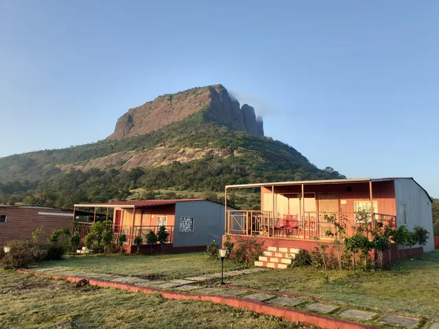 Dosti Lakewood Hill Station