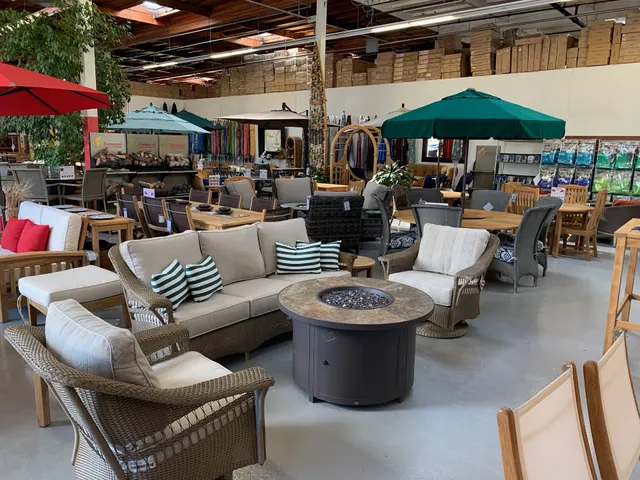 Tom's Outdoor Furniture