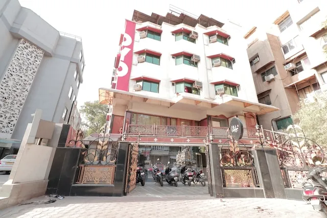 Collection O 78661 Collection O Ashram Road