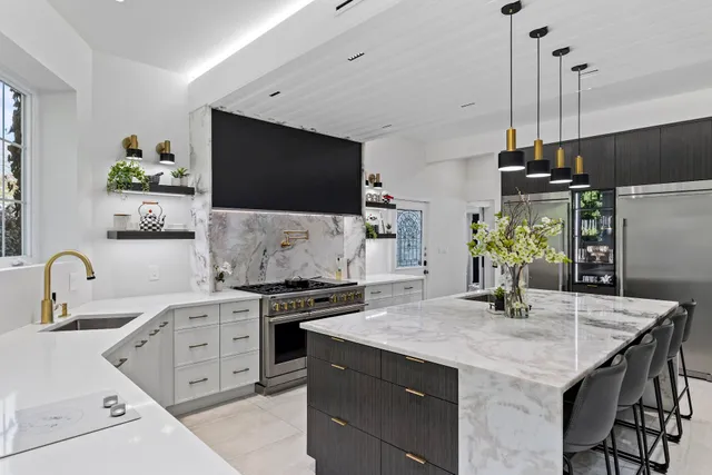 Ultimate Kitchens & Furniture Plus