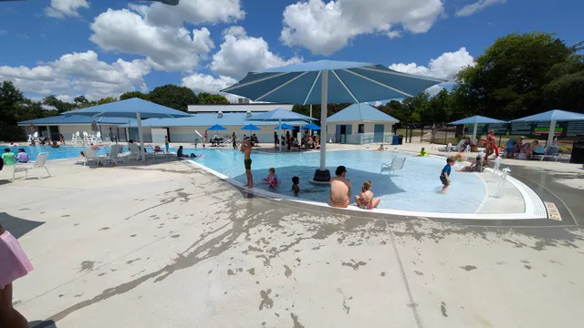 Bishop Park Pool