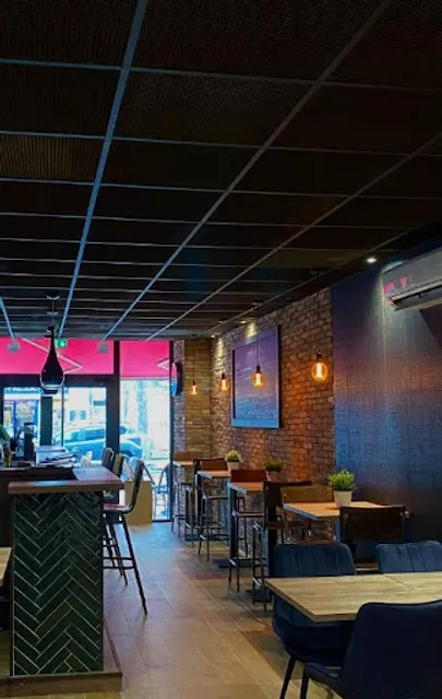 L' Adylou Restaurant