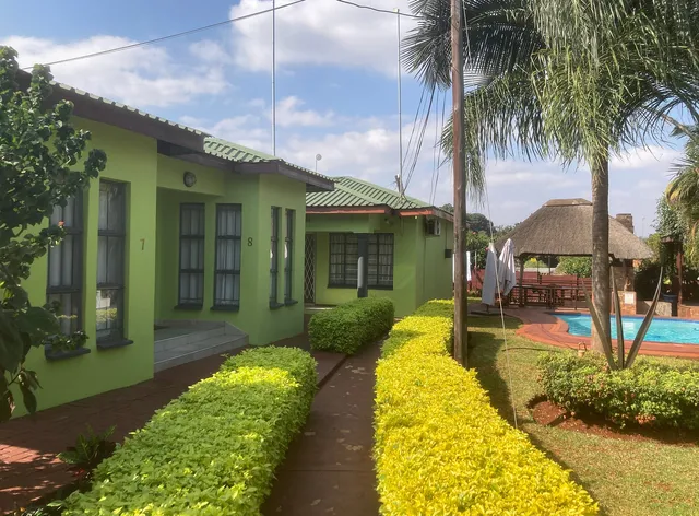 RS GARDENS GUESTHOUSE