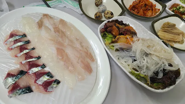 Daepohang Fish Market