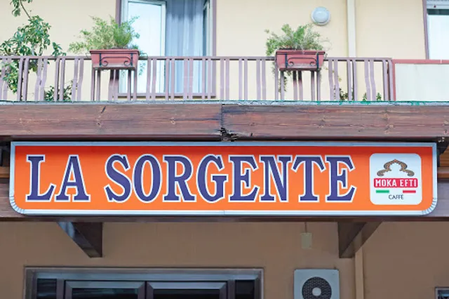 Bar La Sorgente, Specialità Cassatelle di Ricotta & Dolci Siciliani.