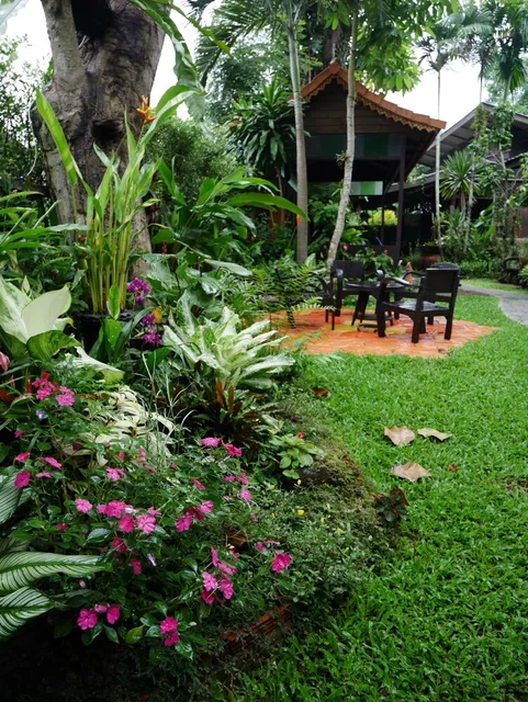 BaanKiri Guesthouse & Massage