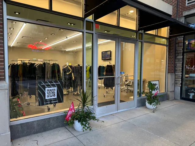 LOVE-LAUNCH Clothing & Accessories