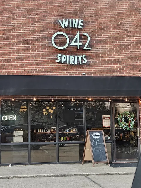 042 Wine & Spirits
