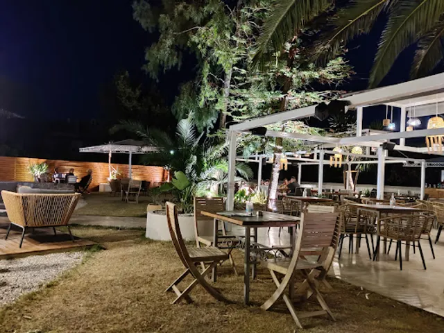 Yamas Coffee Bar Bistro