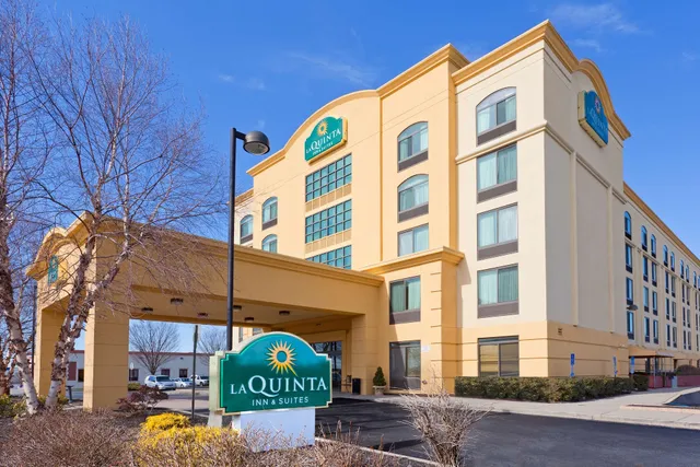 La Quinta Inn & Suites by Wyndham Garden City