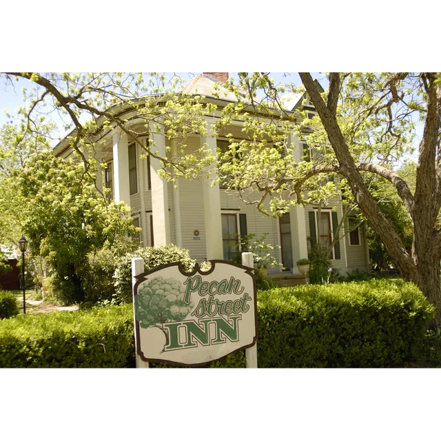 Pecan Street Inn