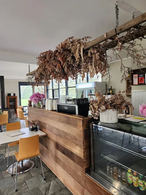 Hanging Rock Cafe