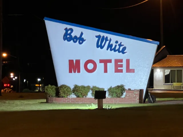 Bob White Motel