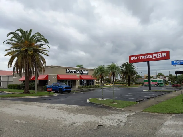 Mattress Firm Outlet - Ft. Myers
