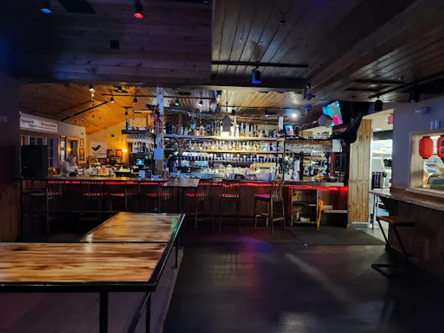 MPM Restaurant and Tiki bar