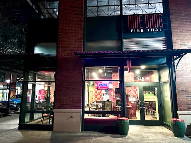 9 Dang Fine Thai Cuisine, OR