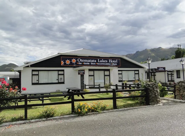 Otematata's Best Dam Pub