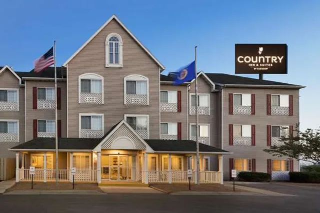 Country Inn & Suites by Radisson, Owatonna, MN