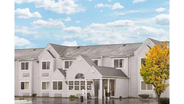 Baymont by Wyndham Henrietta/Rochester