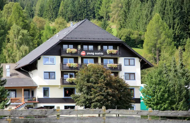 Jugendhotel Carinth