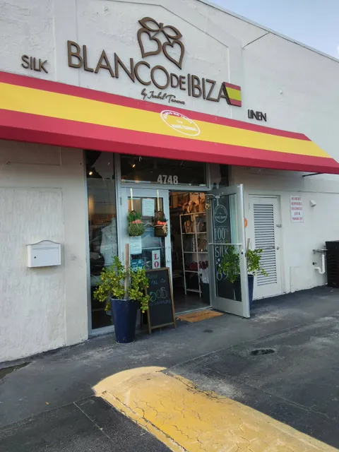 Shops at Lakeshore Park