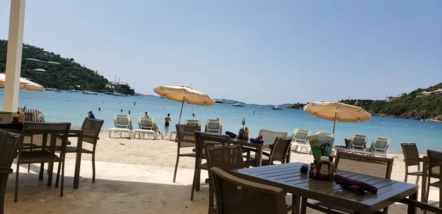 Snorkels Bar & Grille