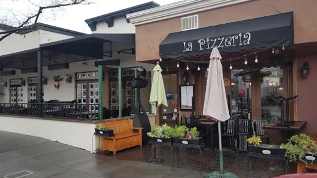 La Pizzeria Italian Pizza and Bar