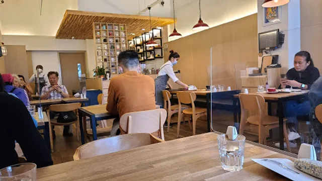 Layer's Cafe & Pancake