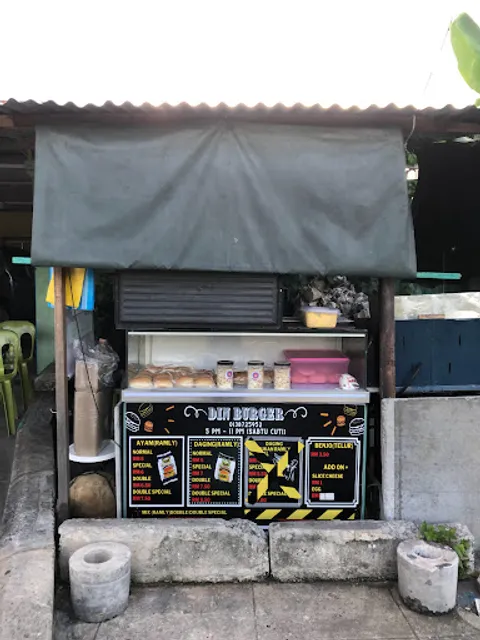 Din Burger (opens 5pm-11pm)