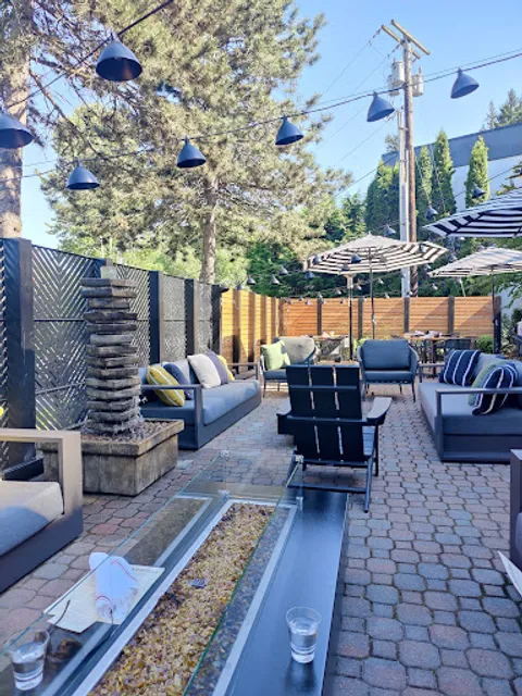 Von's 1000Spirits - Woodinville