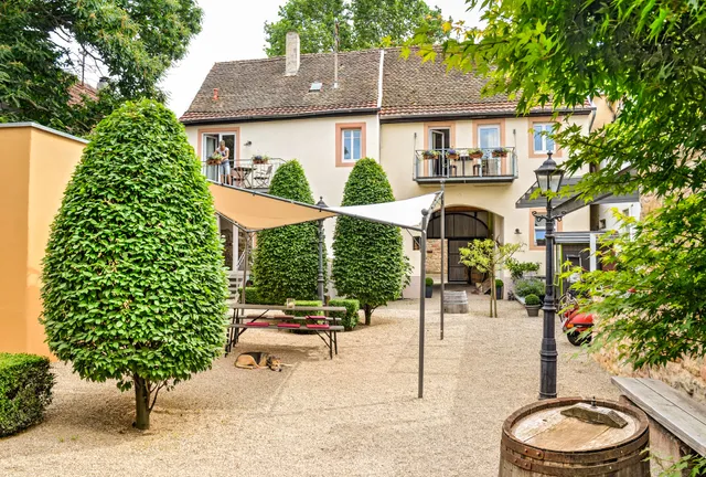 Haus Mandelblüte UG