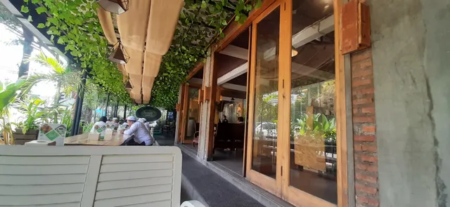 Simpang Luwe Cafe & Resto