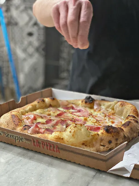 Pizzeria Mani in Pasta