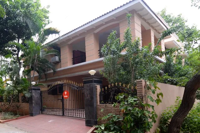 OYO Hotel Vn Guest House Near Shilparamam