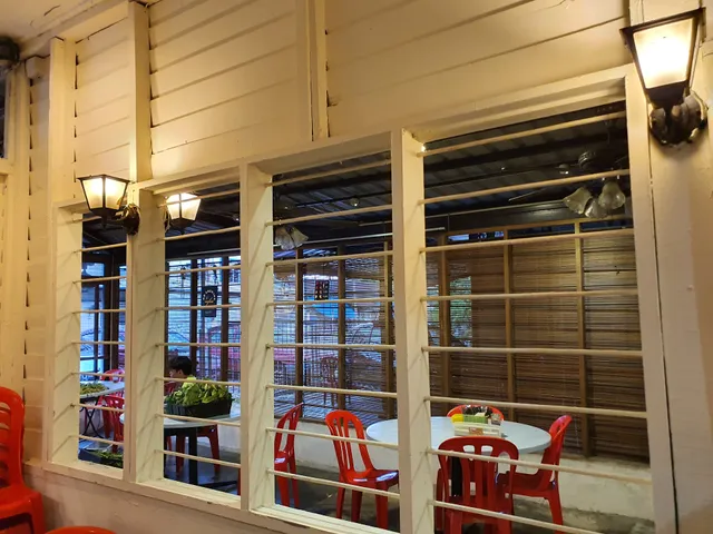 Lake Village Restaurant 湖村飯店