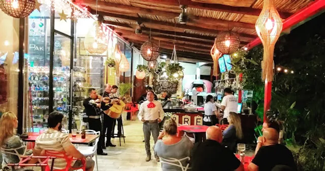 Pizza & Cocktail Bar playacar center