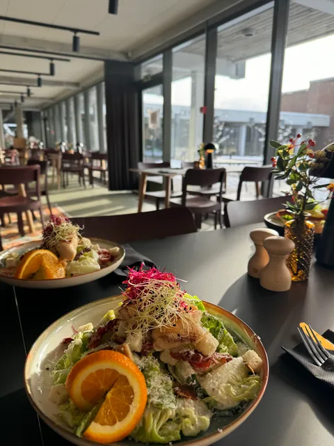 Emilio - Restaurant & Café