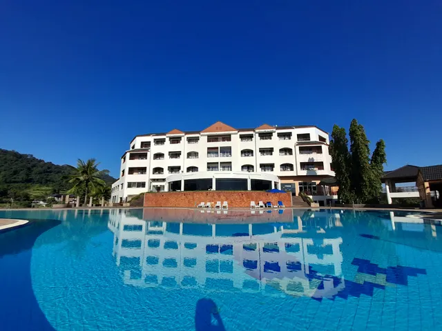 เซอร์เจมส์รีสอร์ท