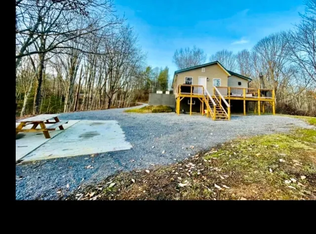 Down to Adventure Lodging