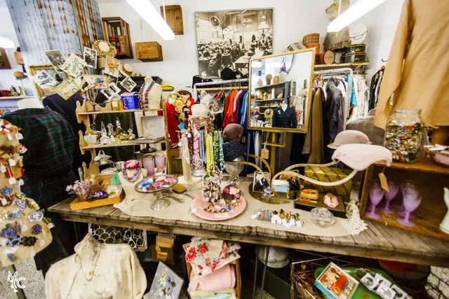 The Closet By Franklin Vintage