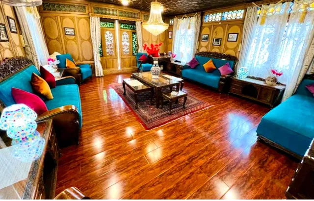 Shabnam Group Of Houseboats