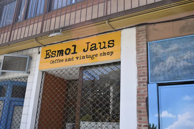 Esmol Jaus