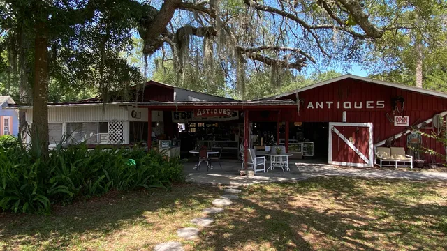 Bayard Arts & Antique Market