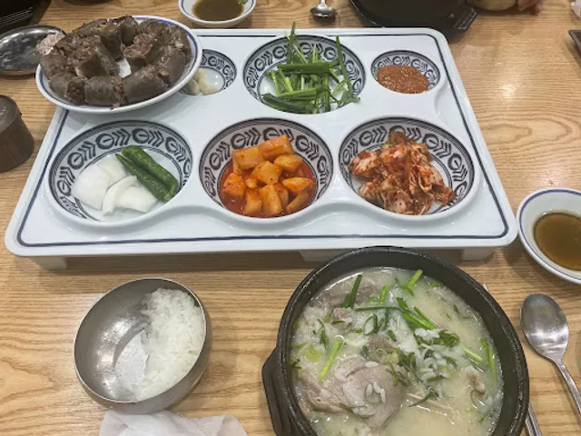 목촌돼지국밥범방점