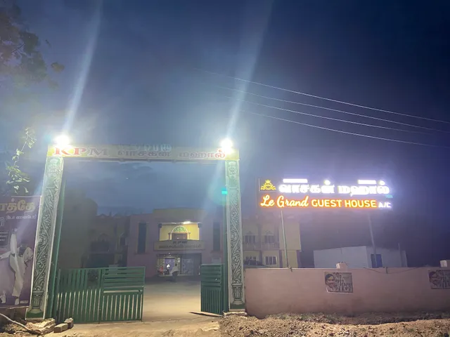 Le Grand Guest House A/C Family Rooms