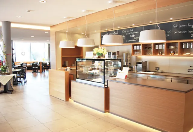 Kurzentrum mit Café-Restaurant Badstube